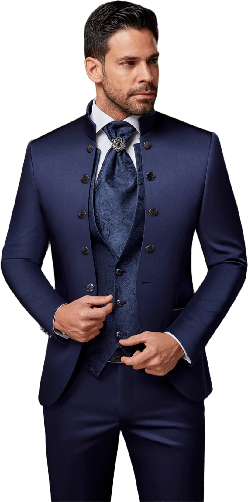 Homme en costume de cérémonie Le Marié